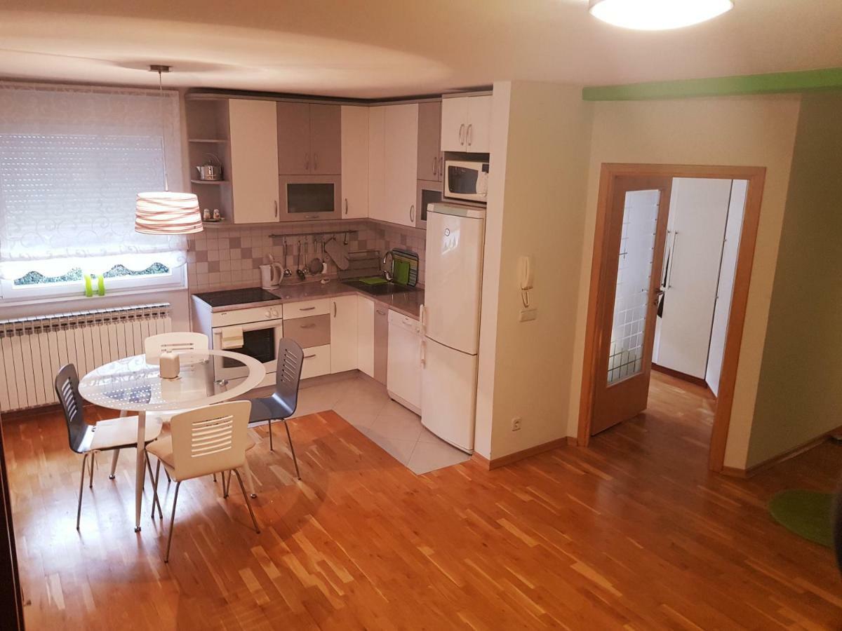 Apartment Dominik Осиек Екстериор снимка