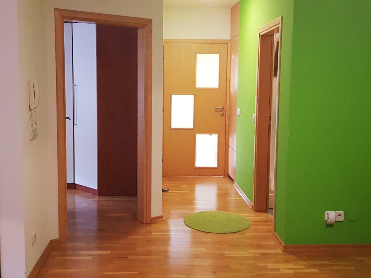 Apartment Dominik Осиек Екстериор снимка