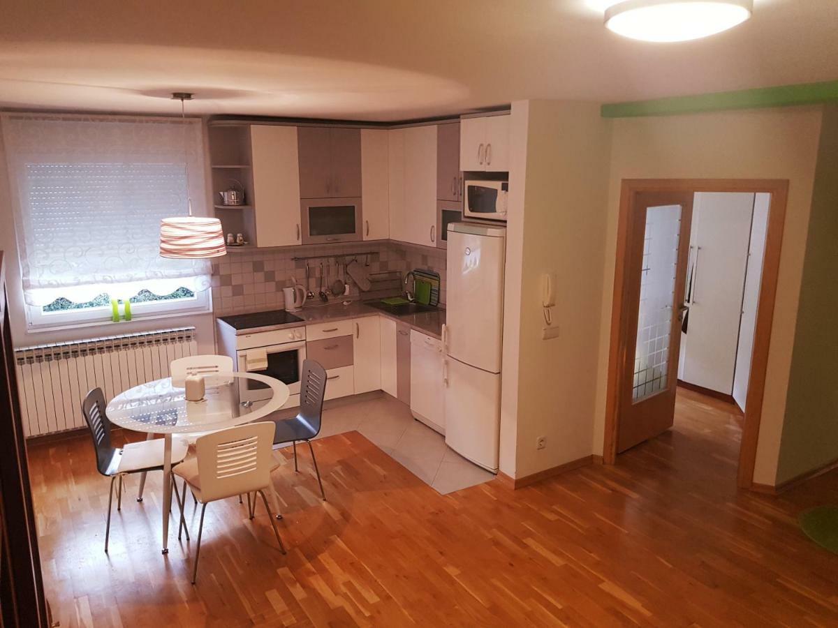 Apartment Dominik Осиек Екстериор снимка